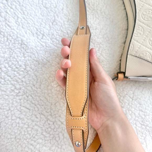 Tory Burch T Monogram Pebble Leather Embossed Messenger Bag - White NWOT - Picture 9 of 10